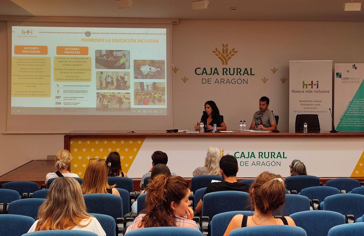 Bea Celorrio CADIS Huesca y Jorge Arbués Down Huesca representantes de Comisión Educación
